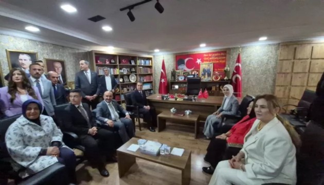 Bakan G�kta�'tan MHP'ye ziyaret