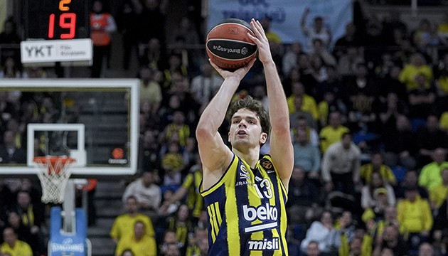 Fenerbah�e, Maccabi kar��s�nda