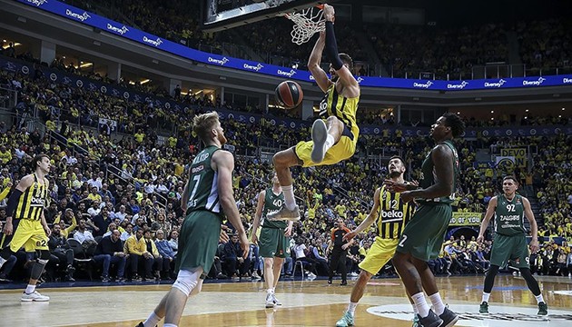 Fenerbah�e, Zalgiris kar��s�nda