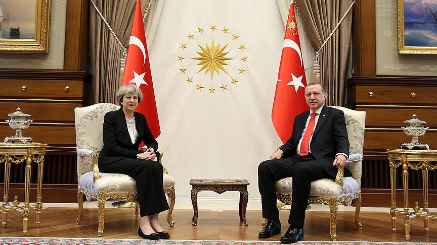Erdoğan, İngiltere Başbakanı ile görüştü