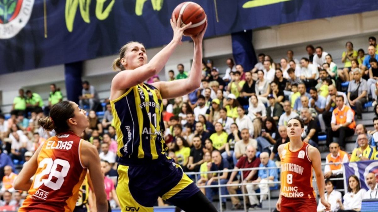 Basketbol derbisinde Fenerbahçe, Galatasaray ı farklı devirdi