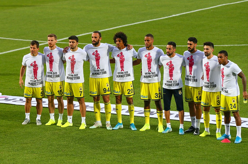 Fenerbahçeli futbolculardan Mehmetçik e destek