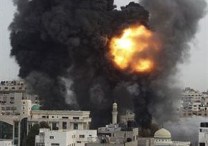 İsrail Hamas Liderinin Evini Vurdu! 