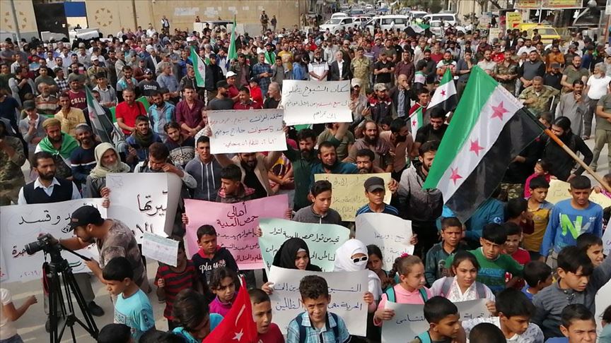 Cerablus ta yaşayan Münbiçliler Esed rejimini protesto etti