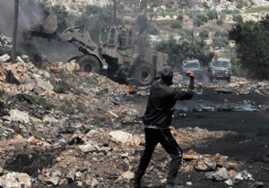 Batı Şeria daki protestolarda iki Filistinli öldü