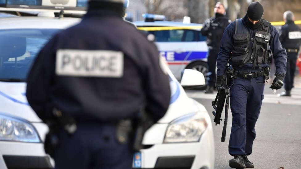 Fransa da bıçaklı saldırı: 2 ölü, 7 yaralı