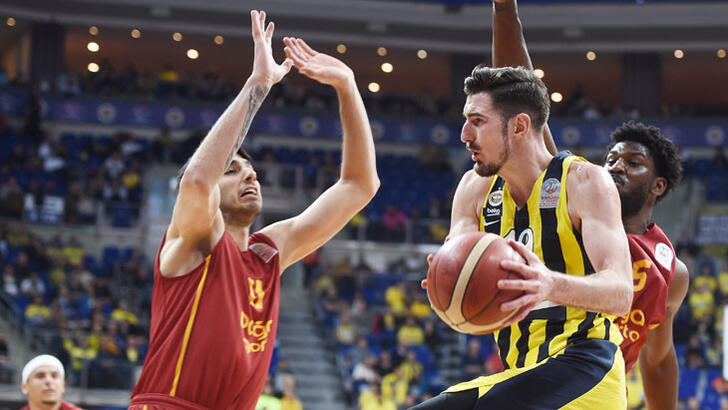 Galatasaray, Fenerbahçe karşısında basketbolda da galip!