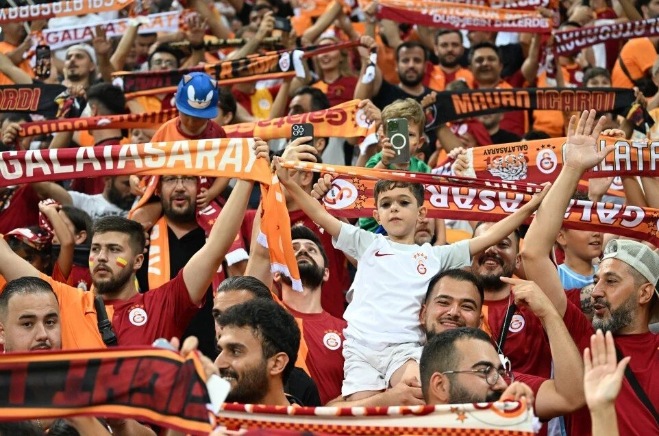 Galatasaray, tribünlerden para basacak