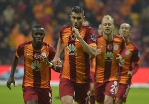 Galatasaraylı futbolculardan uzaya şampiyonluk mesajı