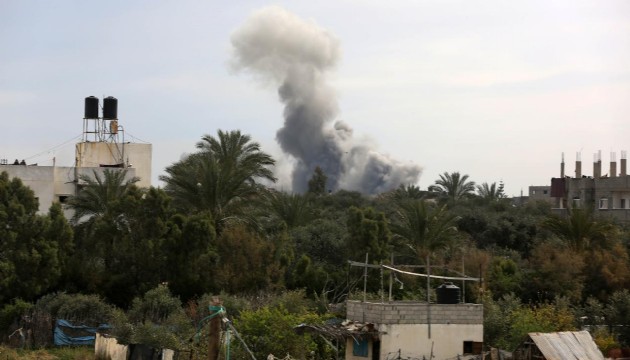 İsrail savaş uçakları Refah'ta sivillerin yaşadığı evi vurdu, 4 kişi öldü