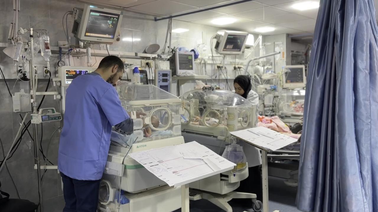  Gazze nin kuzeyinde 2 bebek açlıktan öldü 