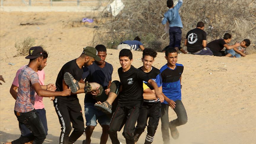İsrail askerleri Gazze sınırında 74 Filistinliyi yaraladı