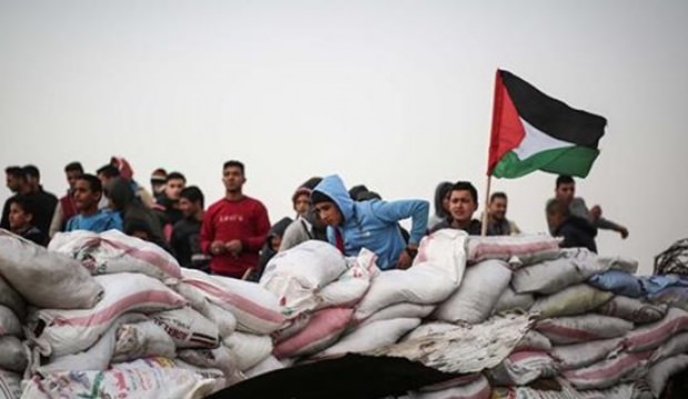 İsrail askerleri Gazze sınırında 20 Filistinliyi yaraladı