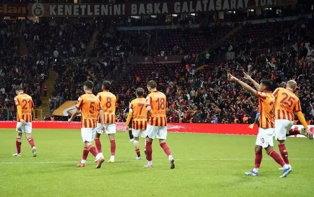 Galatasaray, son 16 biletini kaptı!