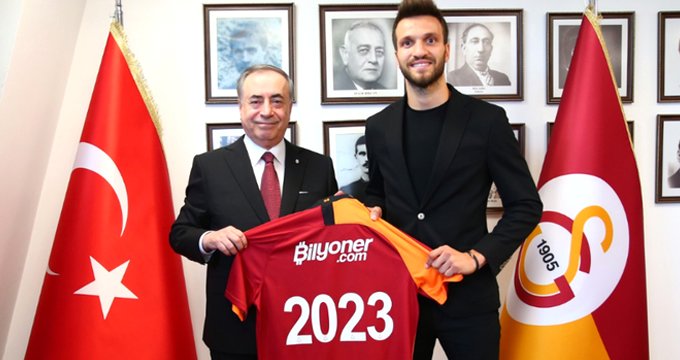 Galatasaray yeni kalecisini tanıttı