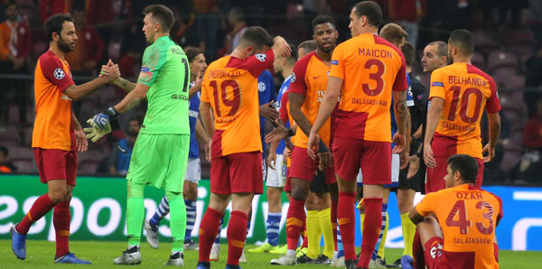 Galatasaray, Türkiye yi sırtlıyor