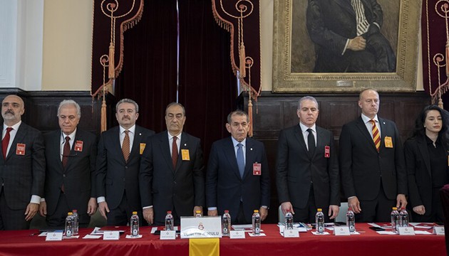 Galatasaray'da toplant� zaman�