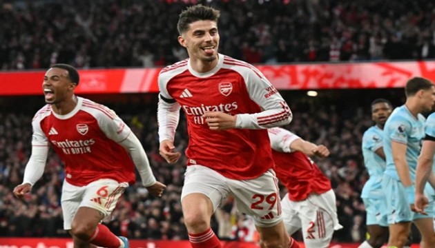 22 y�l sonra geri d�nd�ler: City tak�ld�, Arsenal �ampiyon oldu