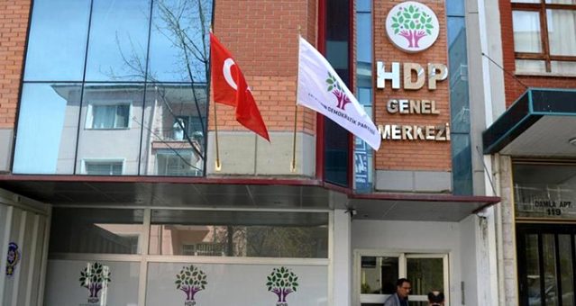 HDP nin kapatılması için imza toplandı