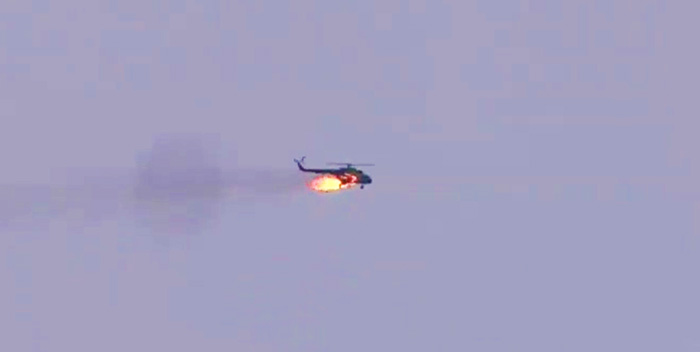 Suriye ye ait helikopter düşürüldü