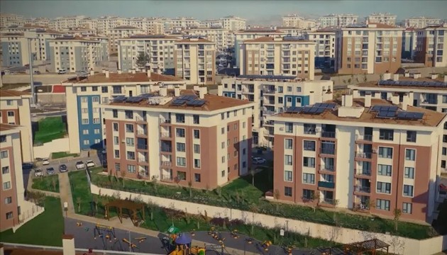 Bakan Kurum'dan deprem blgesinde yaplan konutlarla ilgili paylam