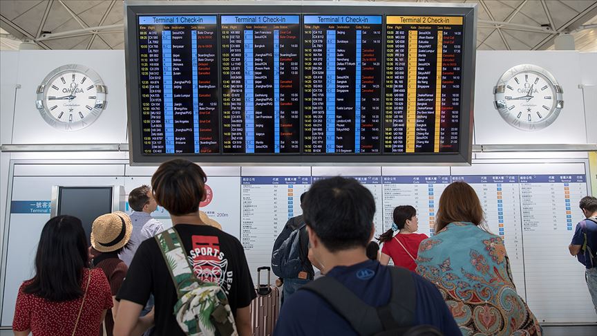 Hong Kong da grev nedeniyle uçuşlar iptal