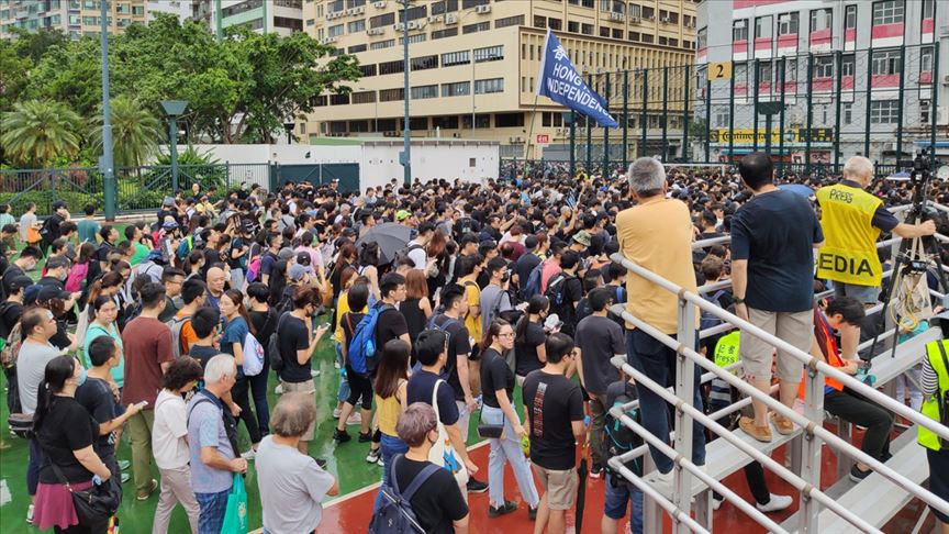 Hong Kong da protestolar devam ediyor