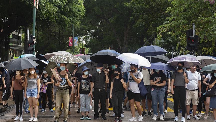 Hong Kong da protestoculardan yeni taktik
