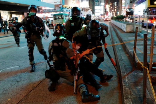 Hong Kong daki gösterilerde 30 gözaltı!