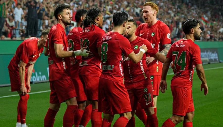 Amedspor'dan tarihi galibiyet: Ba�ak�ehir'e gol ya�d�rd�lar