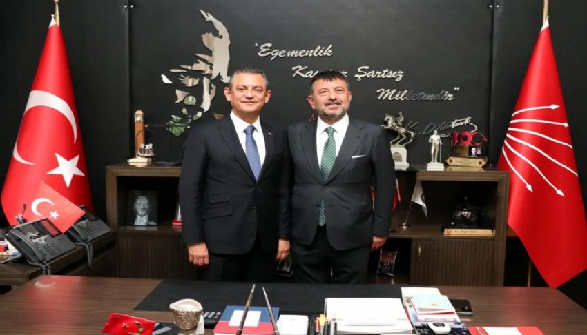 �zg�r �zel ve Veli A�baba hakk�nda r��vet iddias�yla fezleke: Bakanl��a g�nderildi