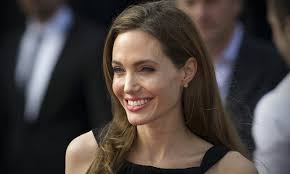 Angelina Jolie akademisyen oldu!