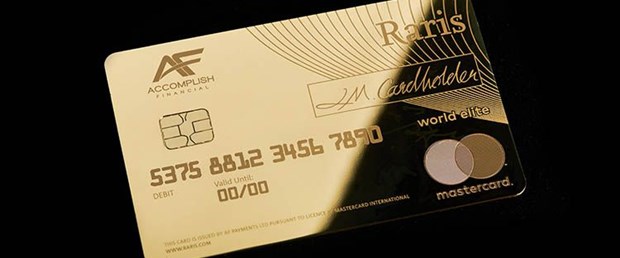 İngiltere de 18 ayar altından banka kartı üretildi