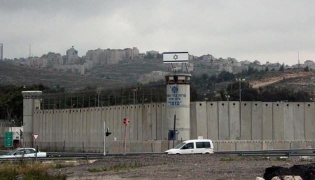 İsrail hapishanelerinde bir Filistinli hayatını kaybetti