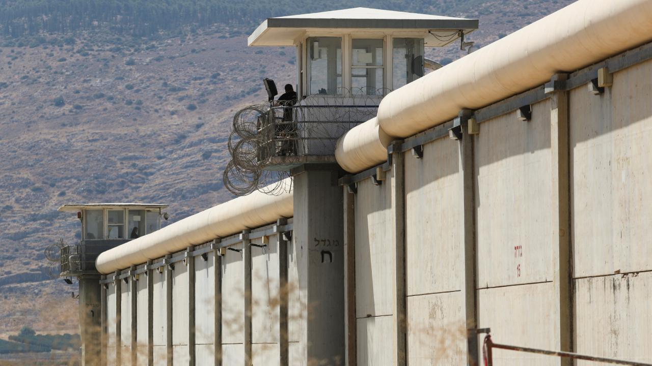 İsrail hapishanelerindeki Filistinli sayısı 9 bin 500 ü aştı