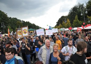 Almanya-Berlin de  telekulak  protestosu vardı!