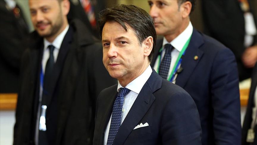 İtalya da hükümet  güvenoyu arıyor