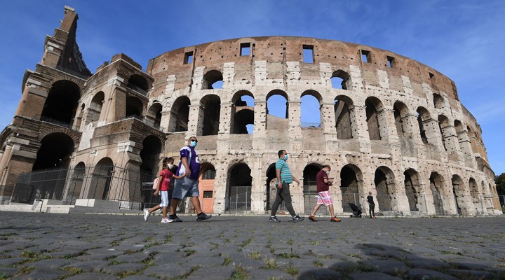 İtalya dan vatandaşlarına 500 Euro ya kadar tatil ikramiyesi