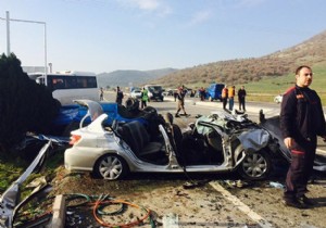 İzmir de trafik kazası! 6 kişi hayatını kaybetti!
