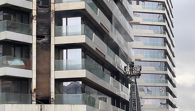 Kadıköy deki binada yeniden yangın çıktı!