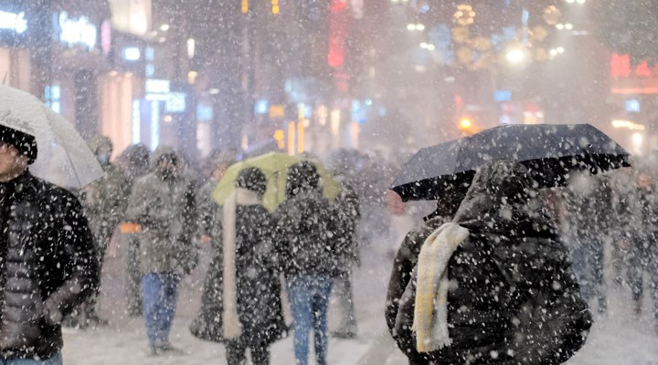 İstanbul da kar yağışı ne kadar sürecek? Meteoroloji den son tahminler