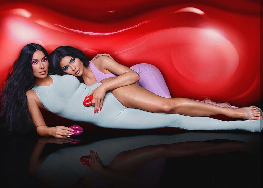 Kim Kardashian yeni işini tanıttı
