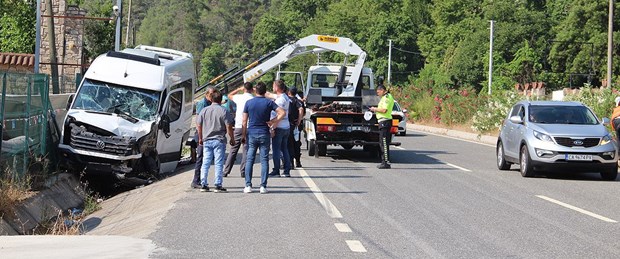 Marmaris te turist taşıyan kamyon kaza yaptı: 18 yaralı