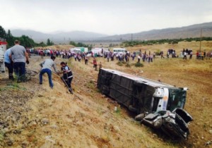 Gaziantep te TIR ile Otomobil Kazasında 2 Ölü 4 Yaralı Var!
