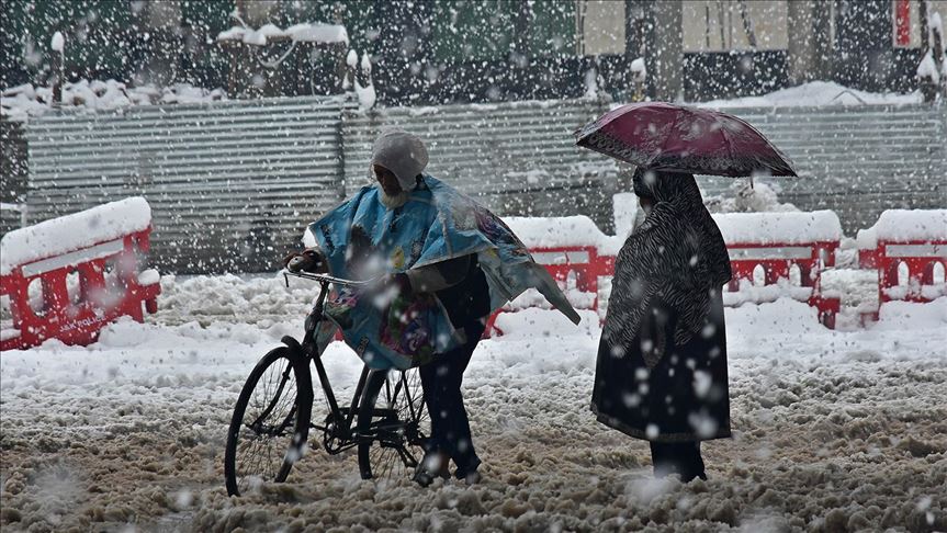 Cammu Keşmir de yoğun kar yağışı: 6 ölü
