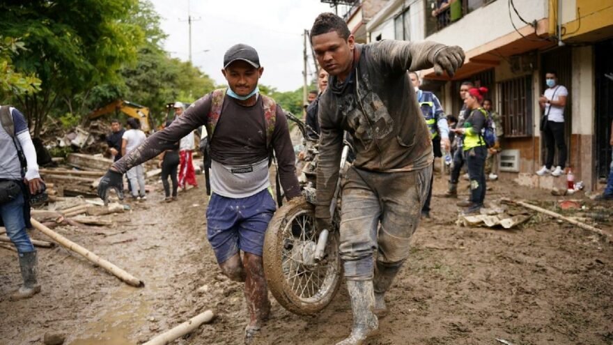 Kolombiya da toprak kayması meydana geldi: 14 ölü