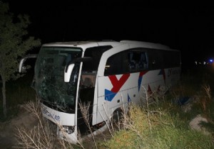 Konya da yolcu otobüsü yoldan çıktı! 22 yaralı!