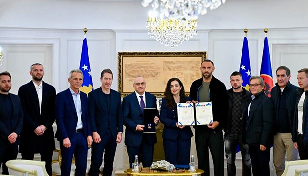 Kosova Milli Tak�m�'na Cumhurba�kanl��� Liyakat Madalyas�