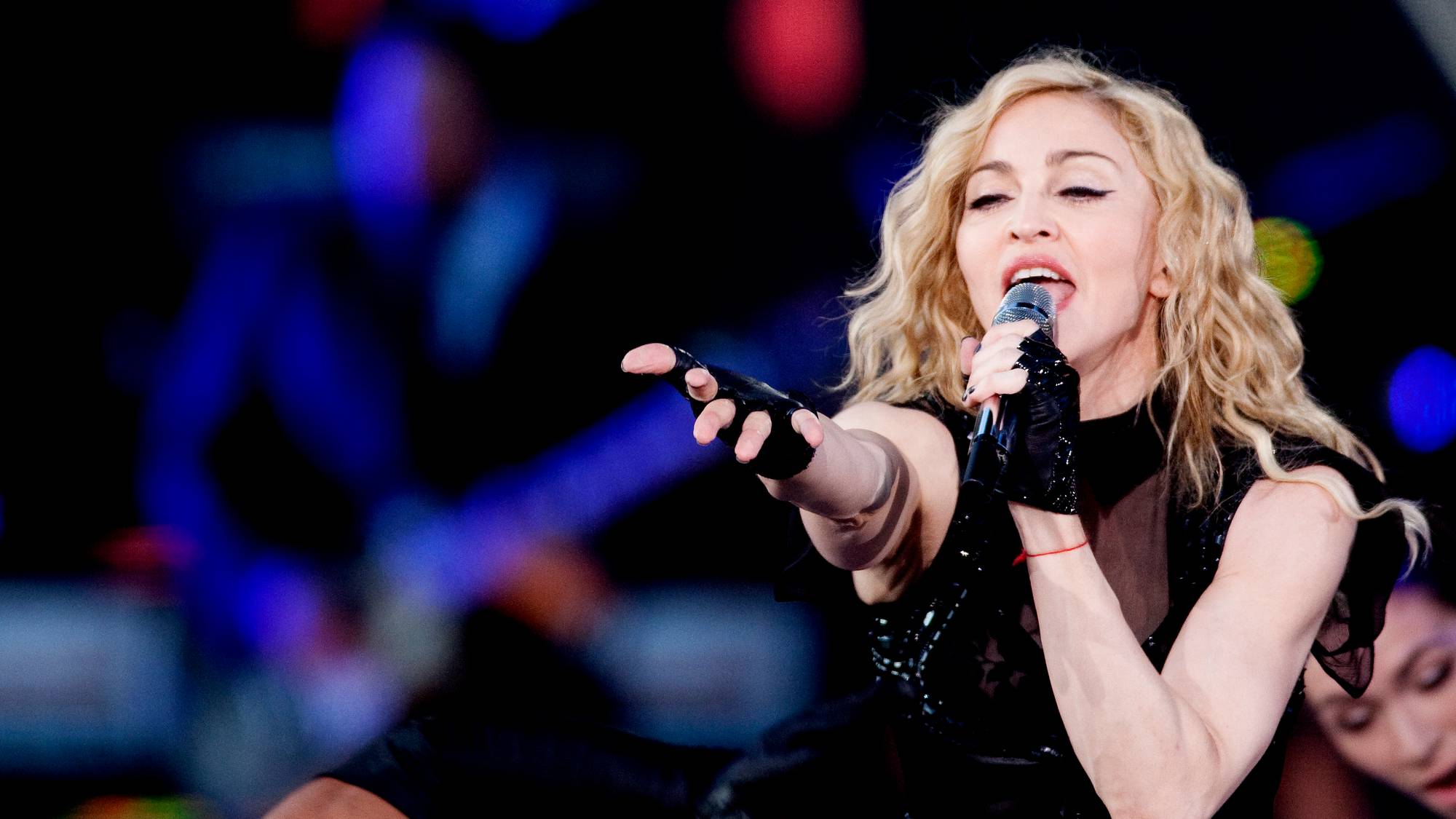 Ölümden dönen Madonna tedavi sonrası ilk kez görüntülendi