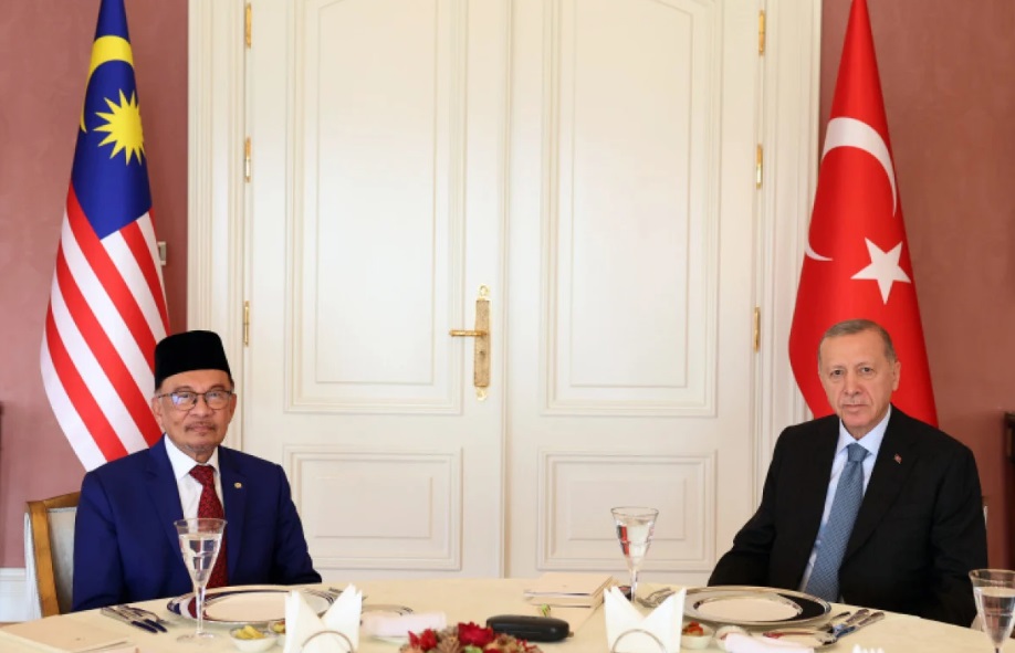 Cumhurbaşkanı Erdoğan, Malezya Başbakanı Enver İbrahim i kabul etti